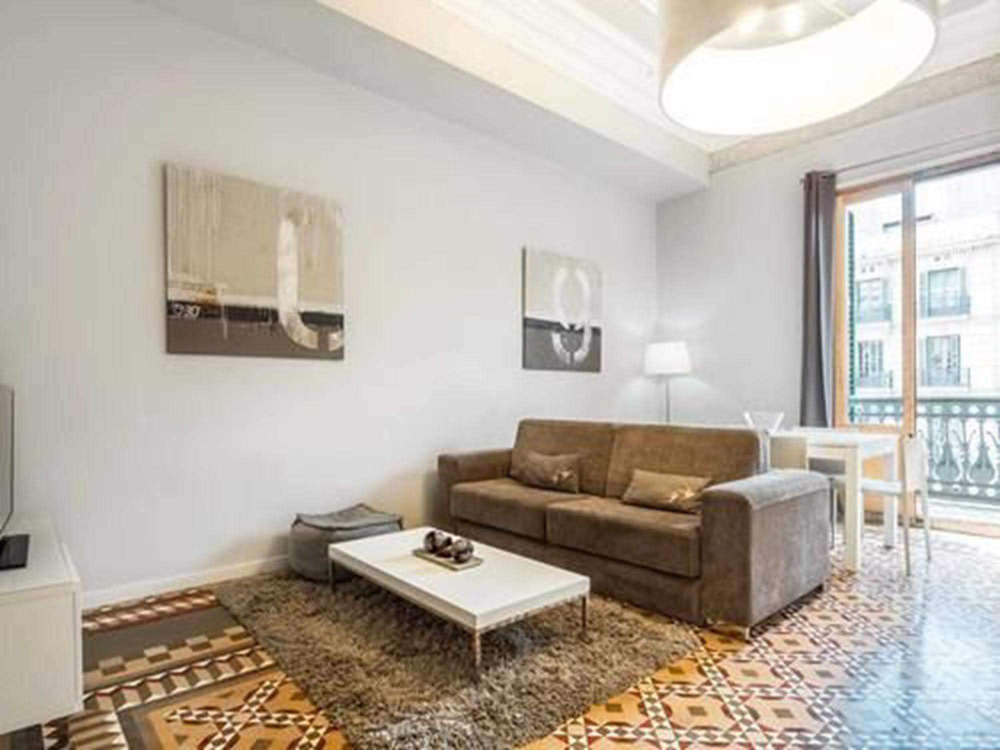 Rent Top Apartments Near Plaza De Catalunya Barselona Dış mekan fotoğraf